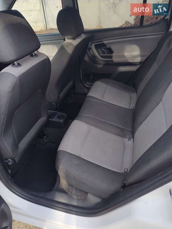 Хетчбек Skoda Fabia 2012 в Новомосковську фото 7 Хетчбек Skoda Fabia 2012 в Новомосковську