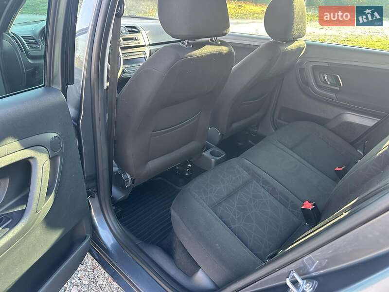 Універсал Skoda Fabia 2011 в Синяві