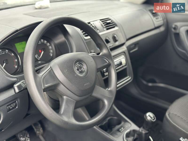 Хэтчбек Skoda Fabia 2013 в Житомире