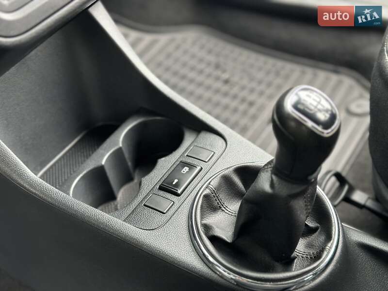 Хэтчбек Skoda Fabia 2013 в Житомире