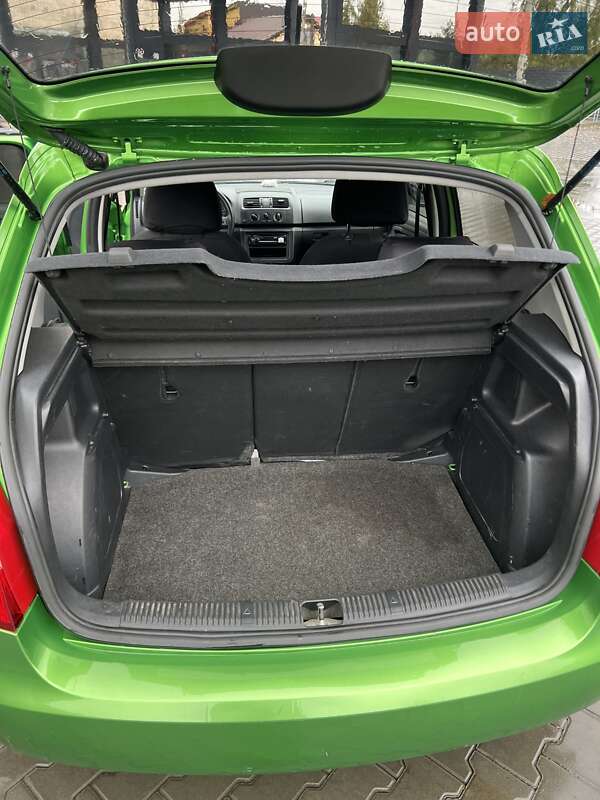 Хэтчбек Skoda Fabia 2013 в Житомире