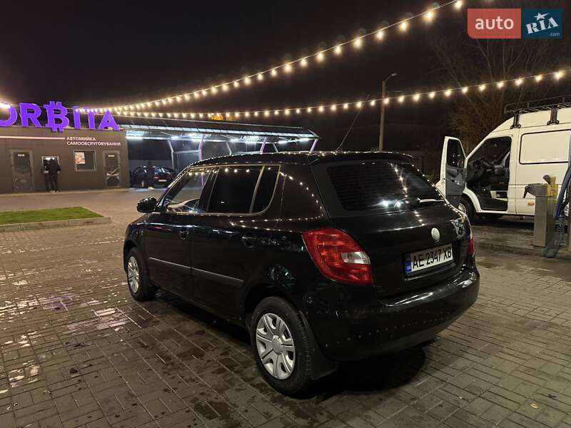 Хэтчбек Skoda Fabia 2008 в Днепре