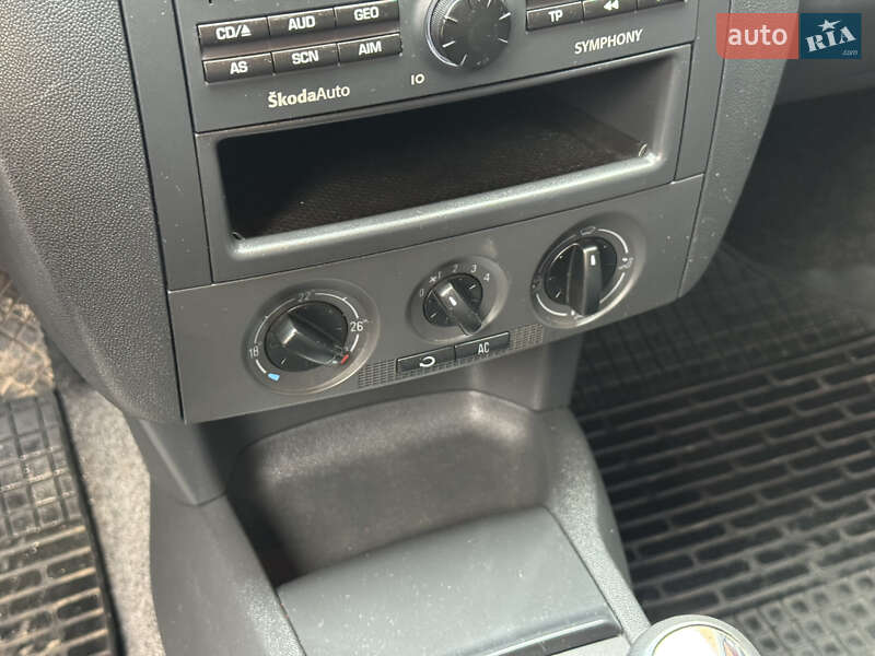 Універсал Skoda Fabia 2004 в Вінниці