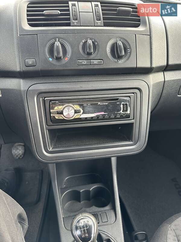 Хетчбек Skoda Fabia 2012 в Києві