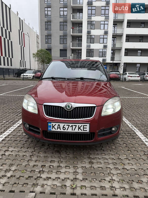 Хетчбек Skoda Fabia 2008 в Києві