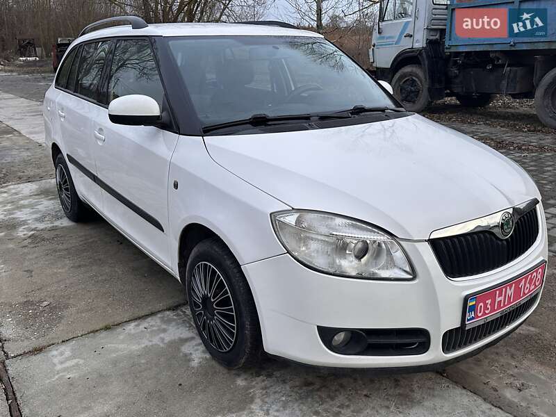 Універсал Skoda Fabia 2009 в Тернополі