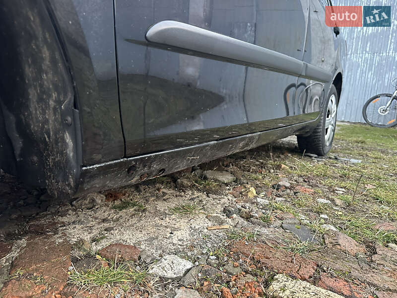 Универсал Skoda Fabia 2010 в Киверцах