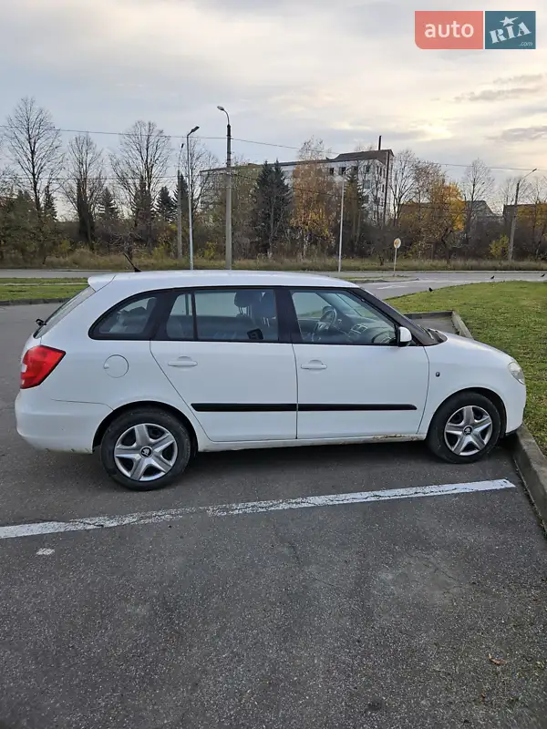 Skoda Fabia 2008 VIN TMBGC25J693117936 фото оголошення 3 з 49