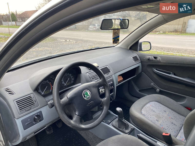 Хетчбек Skoda Fabia 2004 в Мукачевому