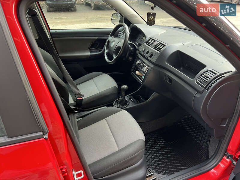 Універсал Skoda Fabia 2010 в Чернівцях фото 4 Універсал Skoda Fabia 2010 в Чернівцях