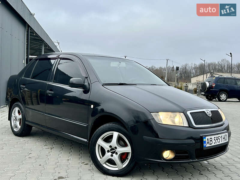 Седан Skoda Fabia 2004 в Вапнярці