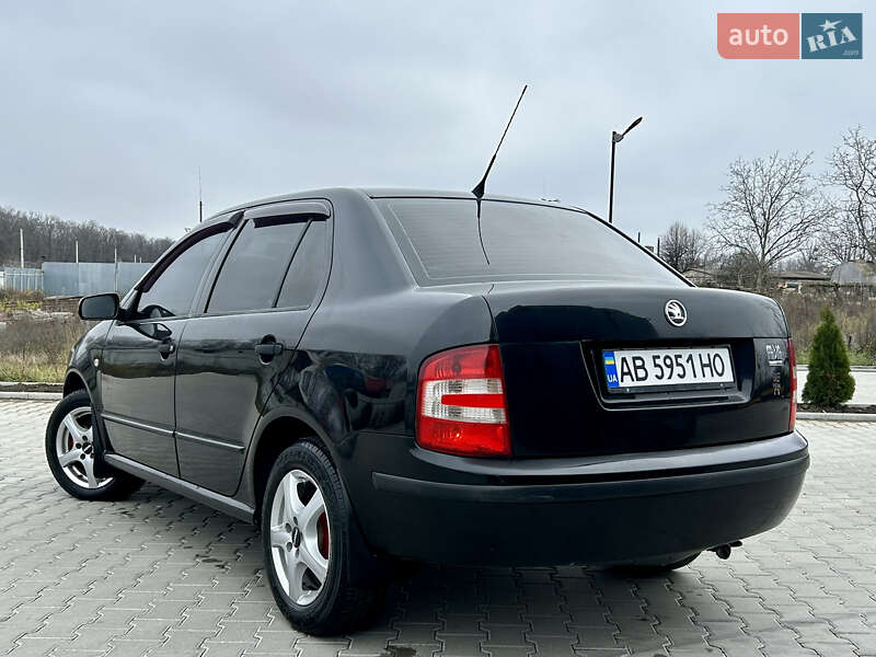 Седан Skoda Fabia 2004 в Вапнярці