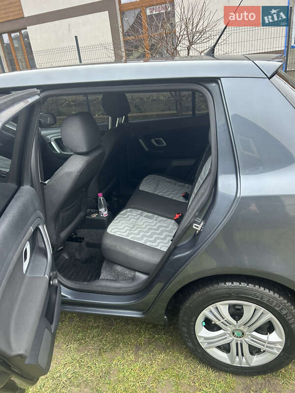 Хэтчбек Skoda Fabia 2009 в Черновцах