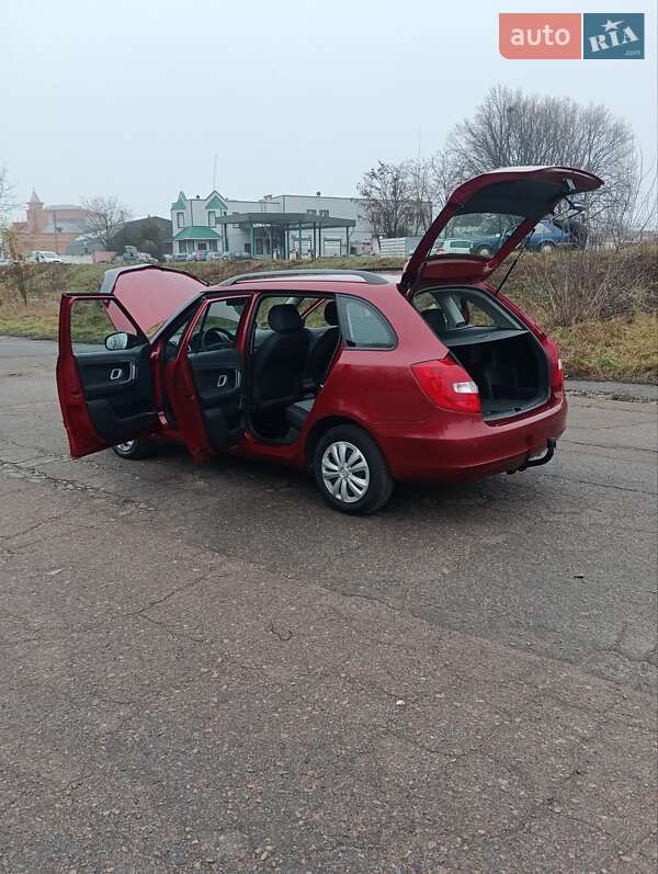 Универсал Skoda Fabia 2010 в Полтаве