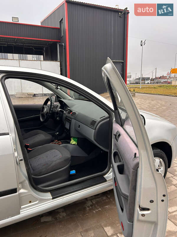 Хетчбек Skoda Fabia 2002 в Тернополі фото 5 Хетчбек Skoda Fabia 2002 в Тернополі