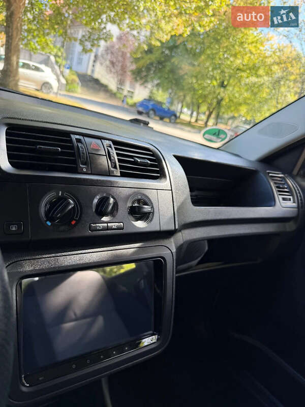 Хэтчбек Skoda Fabia 2012 в Сваляве фото 11 Хэтчбек Skoda Fabia 2012 в Сваляве