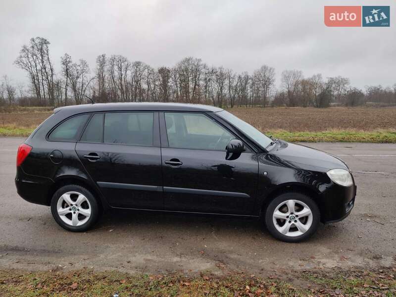 Универсал Skoda Fabia 2009 в Барышевке