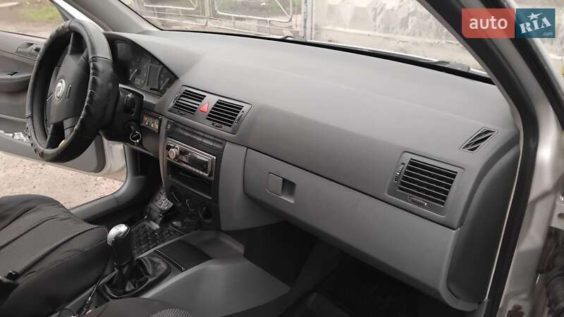 Универсал Skoda Fabia 2002 в Николаеве фото 7 Универсал Skoda Fabia 2002 в Николаеве