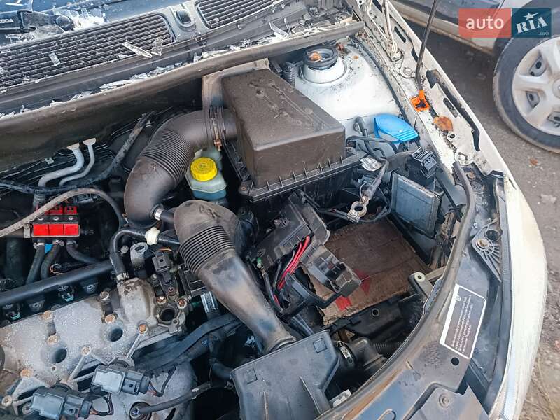 Хэтчбек Skoda Fabia 2010 в Днепре