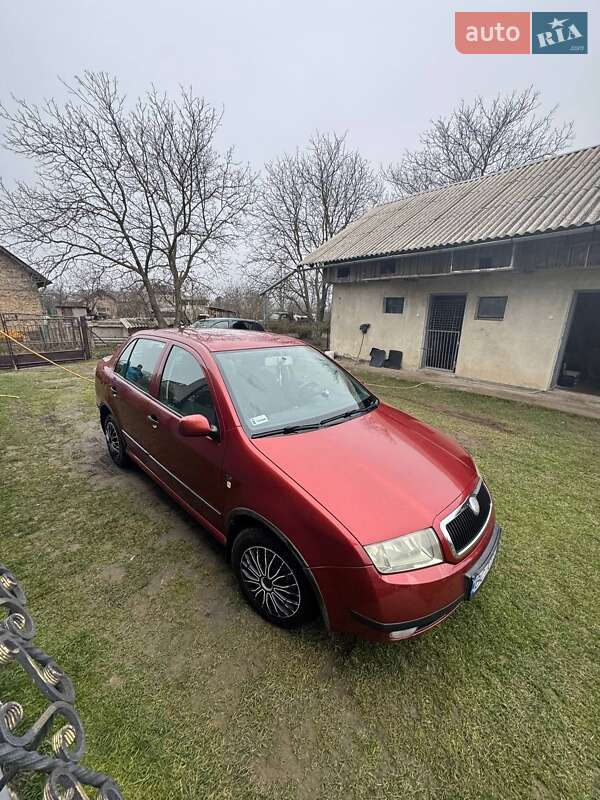 Седан Skoda Fabia 2002 в Золочеве
