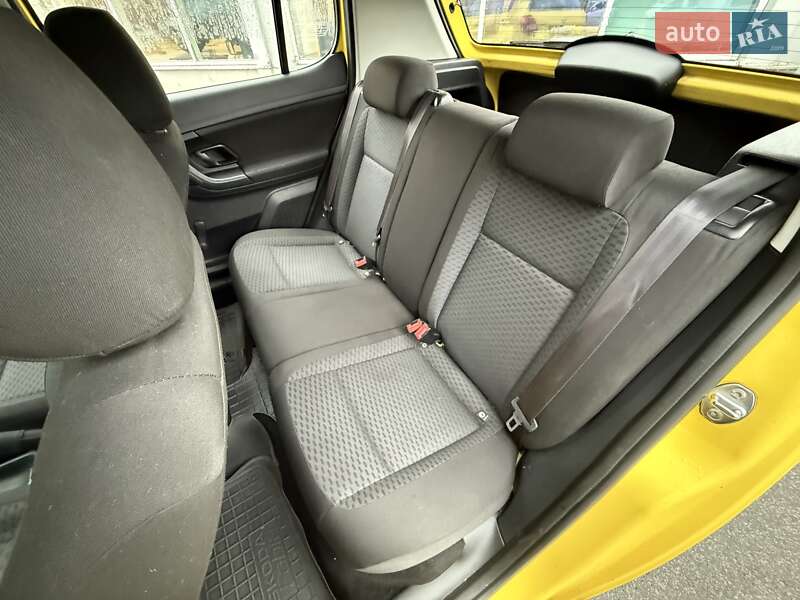 Хетчбек Skoda Fabia 2012 в Києві фото 18 Хетчбек Skoda Fabia 2012 в Києві