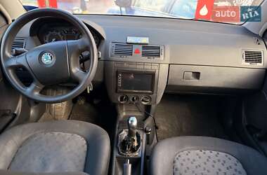 Седан Skoda Fabia 2006 в Киеве