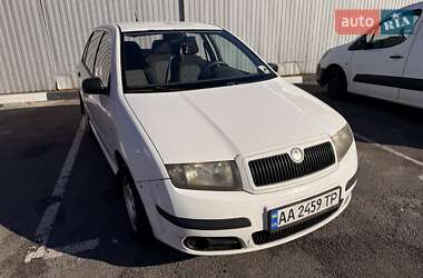 Седан Skoda Fabia 2006 в Киеве