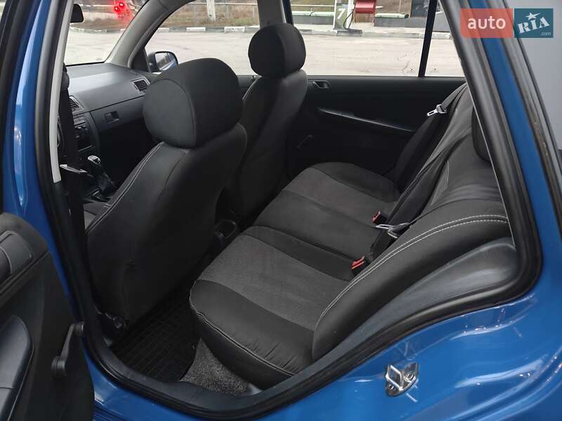 Універсал Skoda Fabia 2004 в Харкові