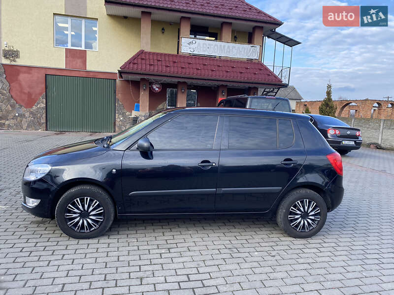 Хэтчбек Skoda Fabia 2012 в Каменке-Бугской