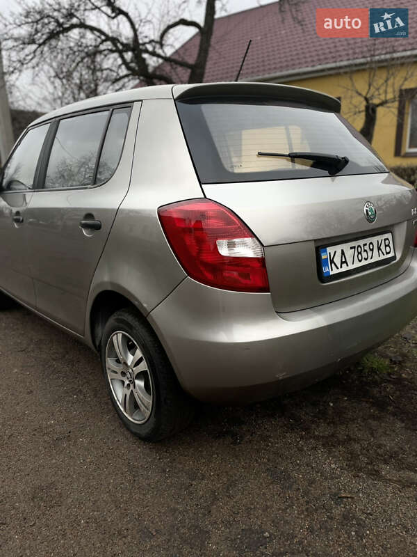 Хэтчбек Skoda Fabia 2012 в Чернигове фото 9 Хэтчбек Skoda Fabia 2012 в Чернигове