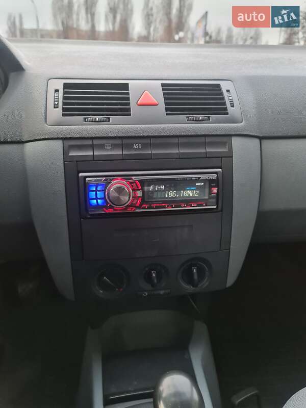 Универсал Skoda Fabia 2002 в Черкассах