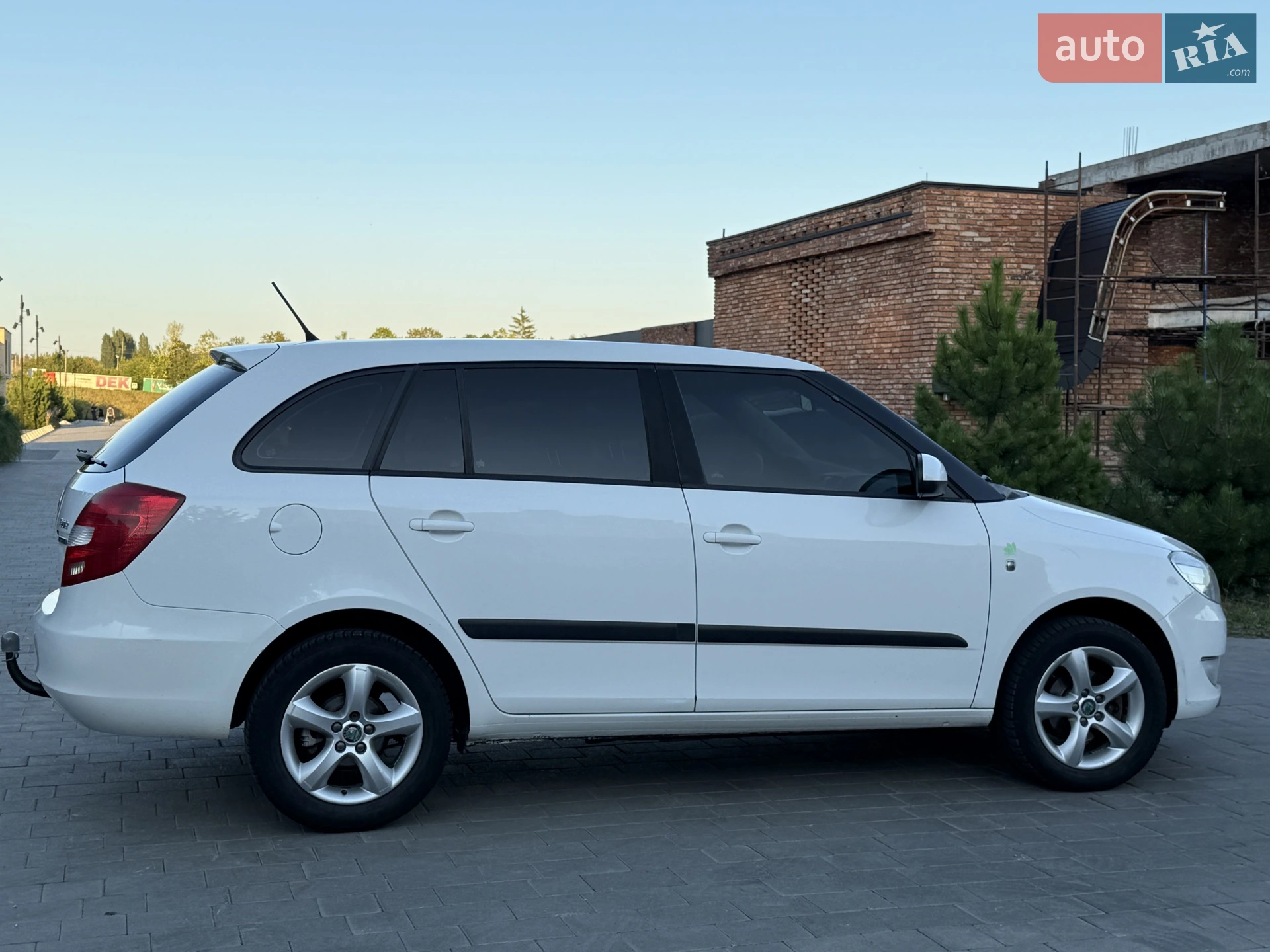 2011 Skoda Fabia - мініатюра 11