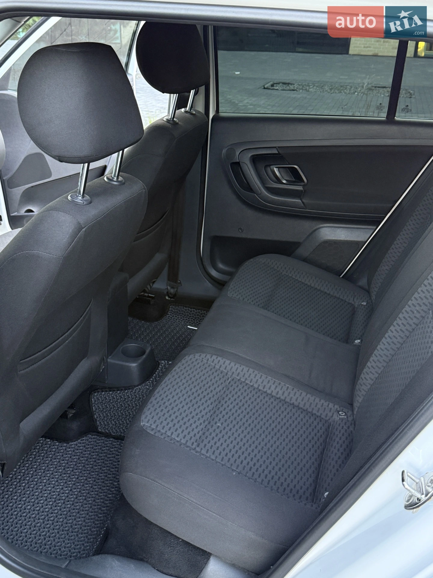 2011 Skoda Fabia - мініатюра 20