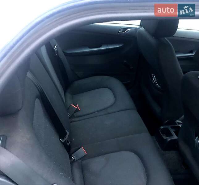 Хэтчбек Skoda Fabia 2005 в Киеве