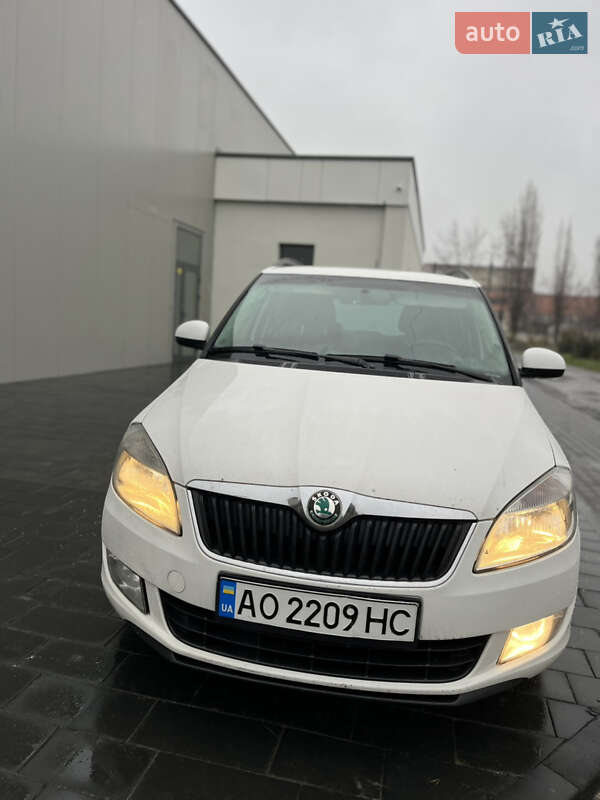 Універсал Skoda Fabia 2012 в Ужгороді