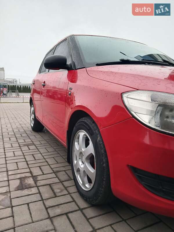 Хетчбек Skoda Fabia 2011 в Черкасах