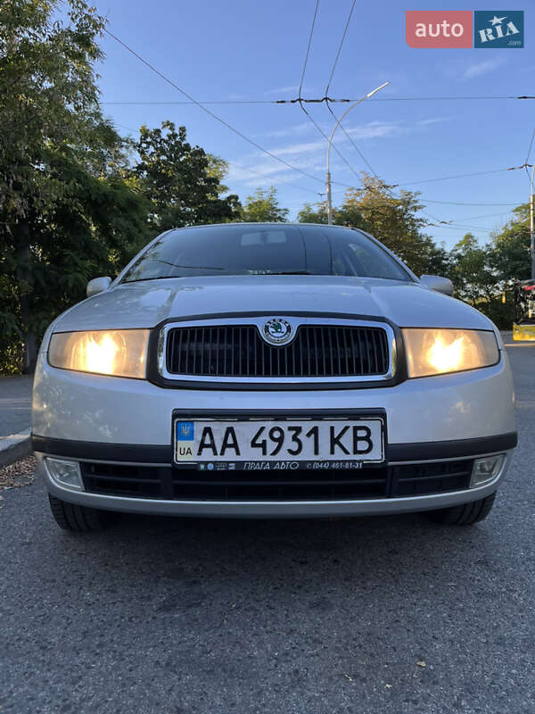 Седан Skoda Fabia 2004 в Києві