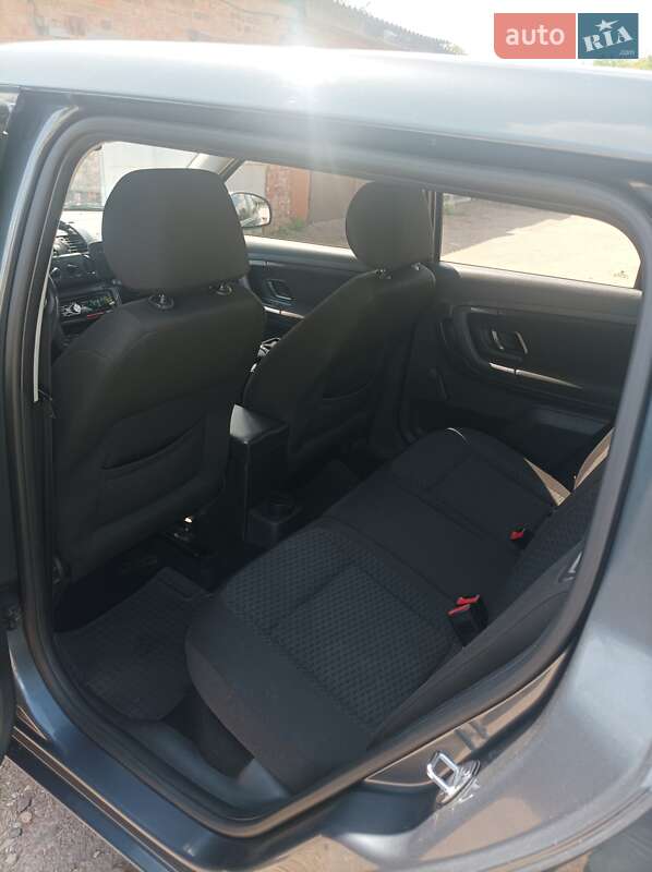 Хетчбек Skoda Fabia 2011 в Прилуках