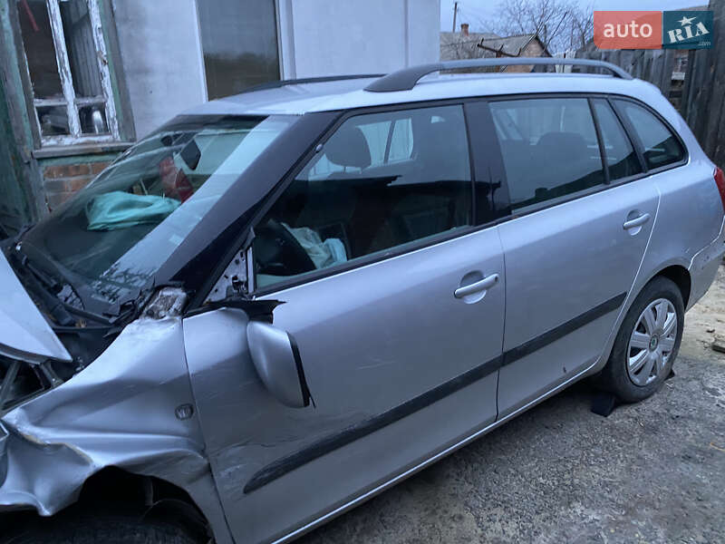 Универсал Skoda Fabia 2008 в Полтаве