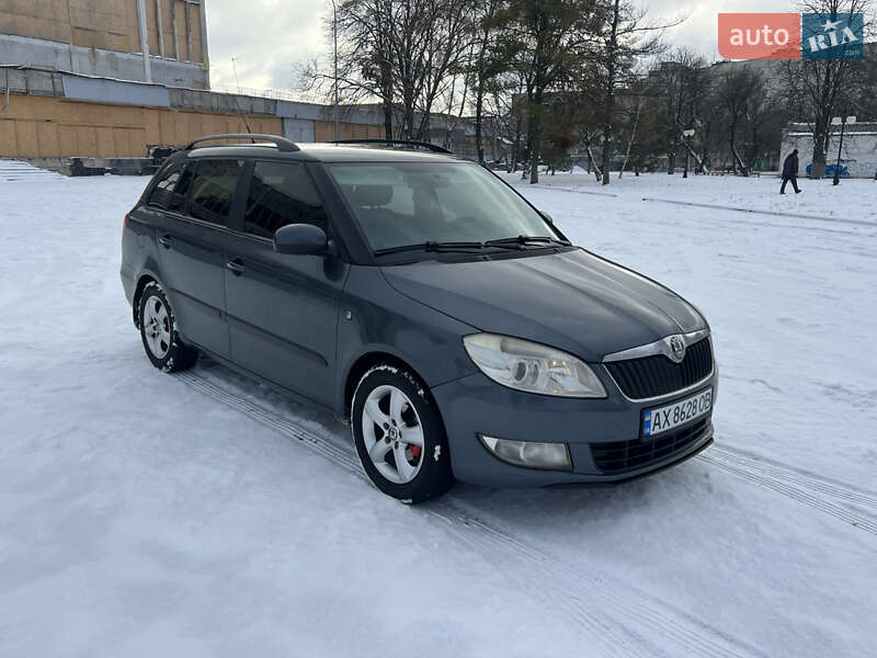 Універсал Skoda Fabia 2010 в Харкові