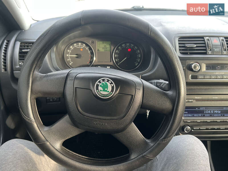 Універсал Skoda Fabia 2010 в Харкові