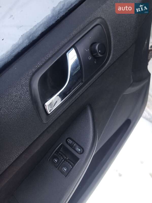 Хэтчбек Skoda Fabia 2006 в Киеве фото 8 Хэтчбек Skoda Fabia 2006 в Киеве