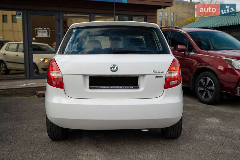 Хетчбек Skoda Fabia 2011 в Києві