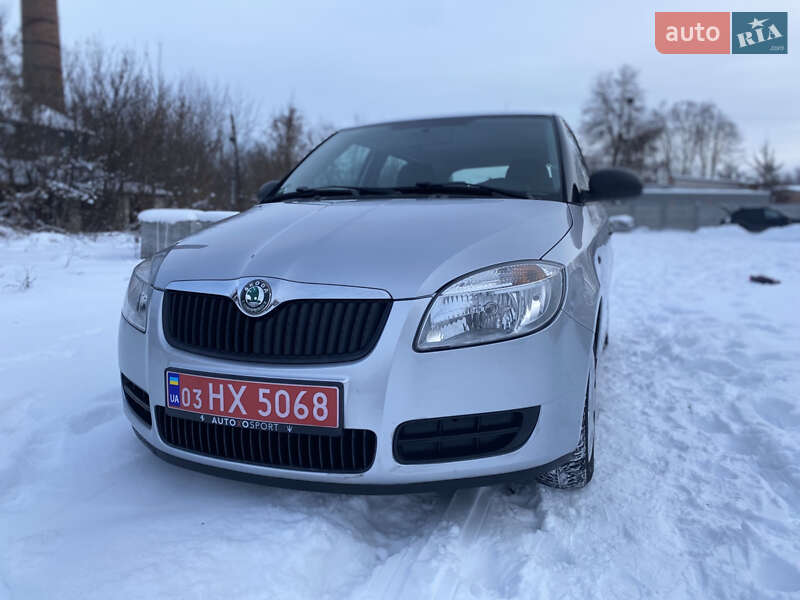 Универсал Skoda Fabia 2009 в Хороле