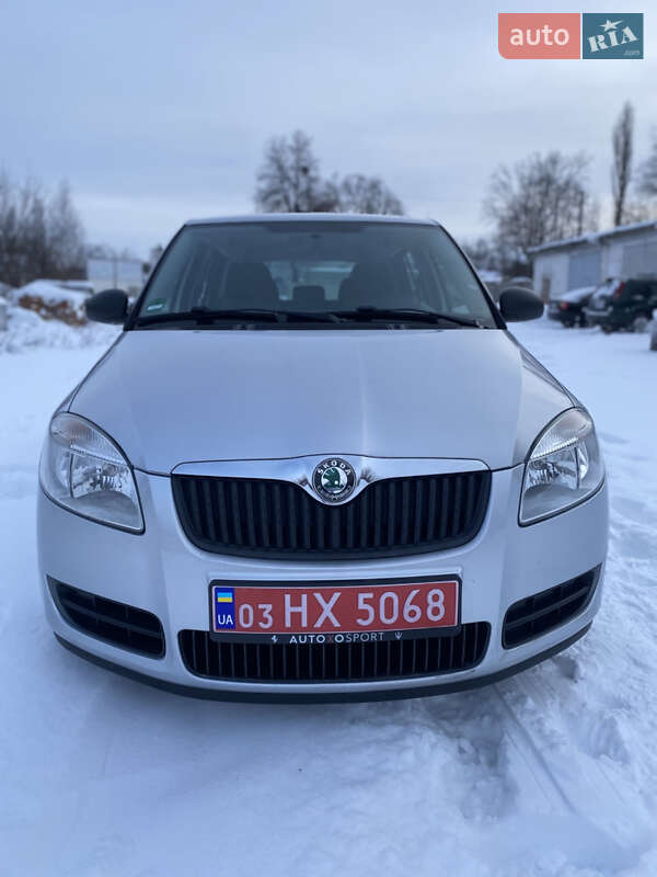 Универсал Skoda Fabia 2009 в Хороле