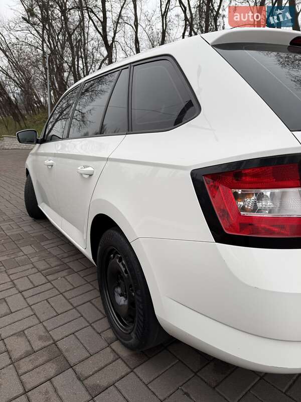 Универсал Skoda Fabia 2015 в Киеве