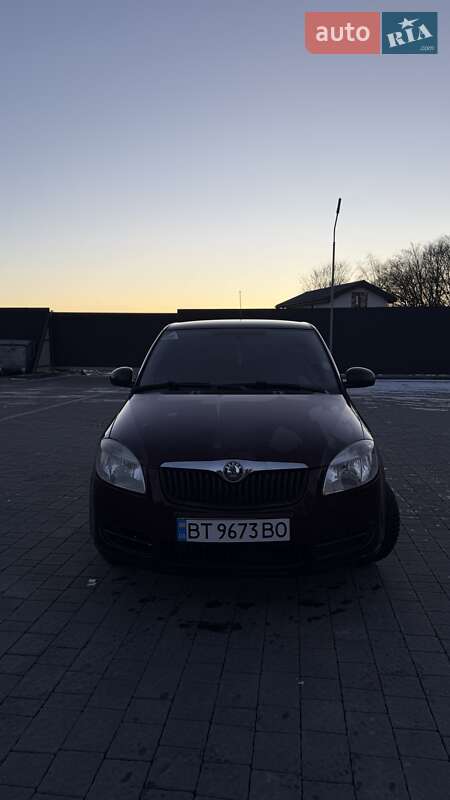 Хэтчбек Skoda Fabia 2010 в Львове