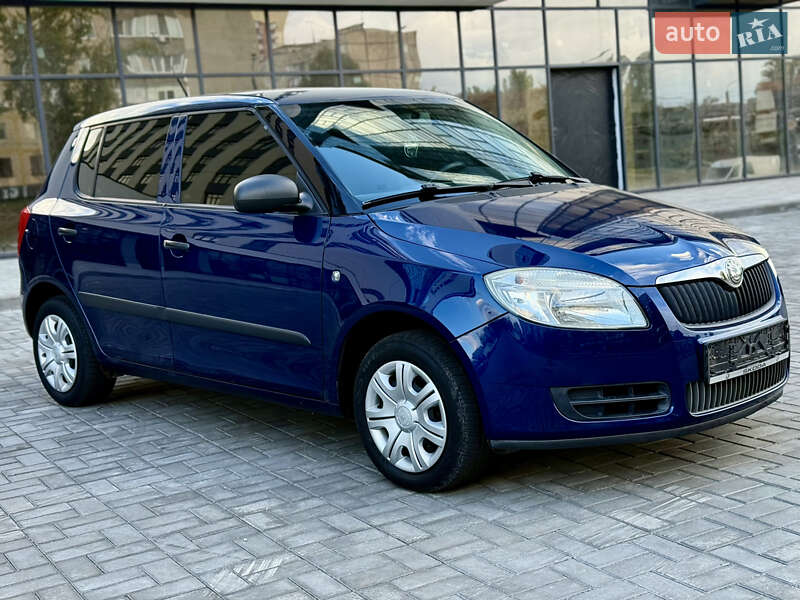 Хэтчбек Skoda Fabia 2009 в Днепре