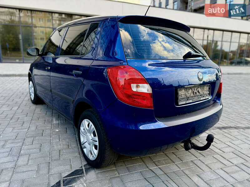 Хэтчбек Skoda Fabia 2009 в Днепре
