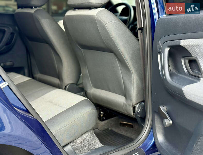 Хэтчбек Skoda Fabia 2009 в Днепре